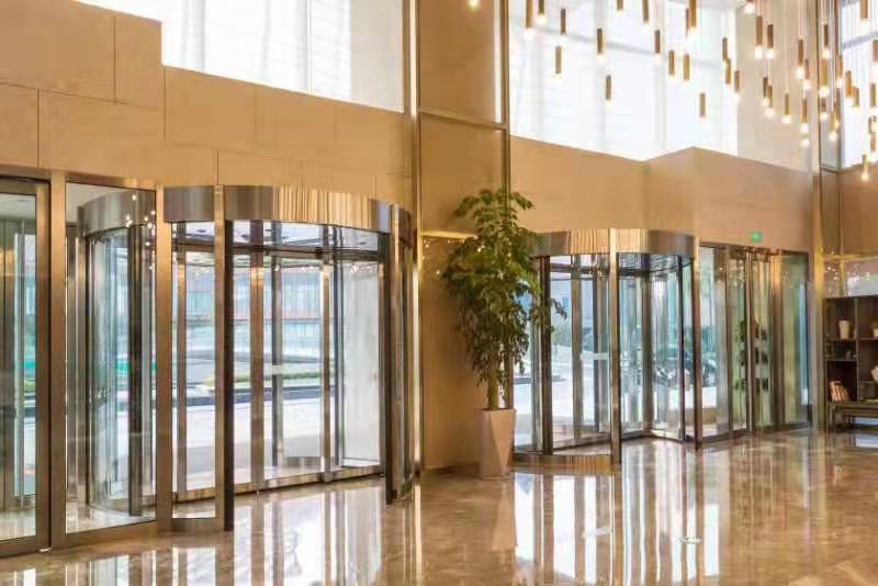 防火板裝飾板做展示柜有何特點？